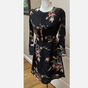 Amour Vert 100% Silk Bell Sleeve Floral Mini Dress